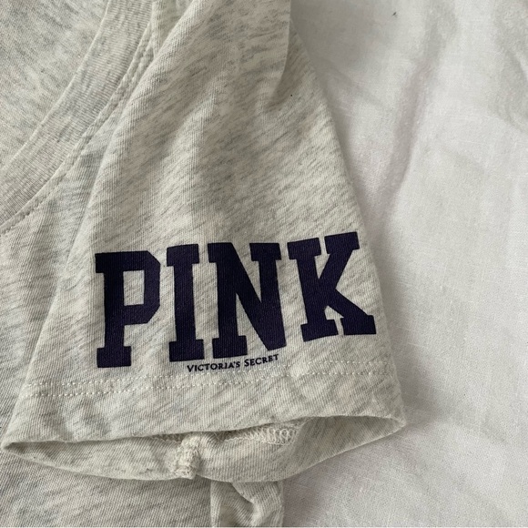 Victoria’s Secret PINK Medium UW T-Shirt Washington U CAN'T BEAT U DUB - Picture 4 of 5